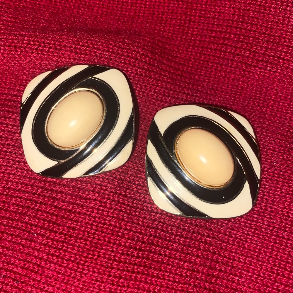 Vintage clip on Earrings